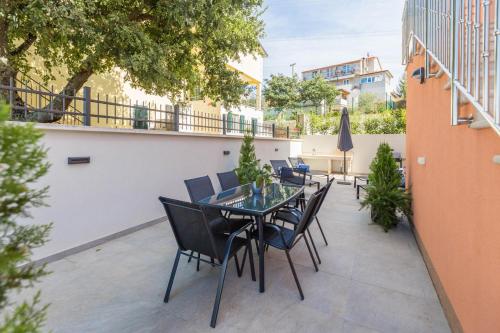 Luxury three bedrooms apartment Silver Suite near Poreč – khách sạn tại Zelena Laguna