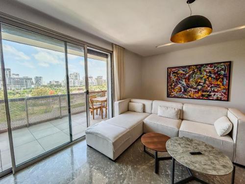 CFC Casablanca - Luxury 1-Bedroom Apartment with Anfa Park View, Касабланка (фото 7)