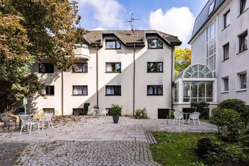 Garner Hotel Cologne East by IHG - Tap to explore photos
