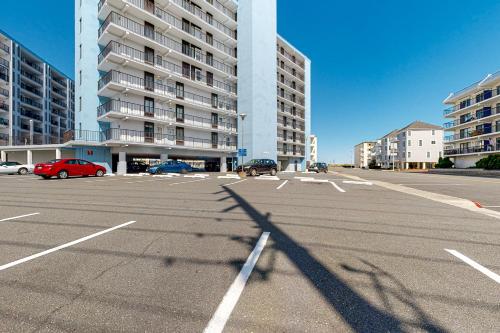 Bluewater East Oceanblock Condos - image 10