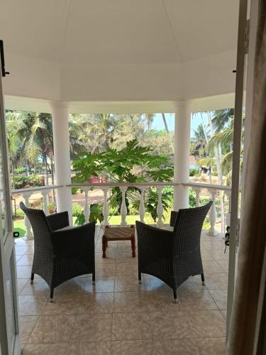 The Beach Villa by Sunny Smiles in Suratakal