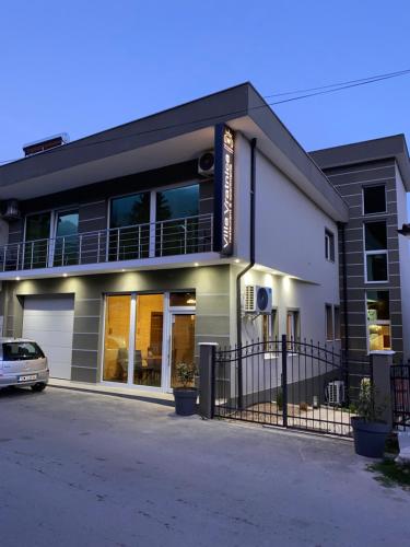 Villa Vratnica - Restaurant & Apartments in Vratnica