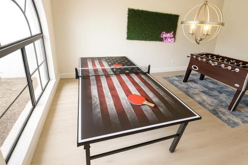 Relax & Play! 3BR Pool Home in Cape Coral - Pet-Friendly with Game Room, Cape Coral (zdjęcie 5)
