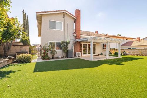 Spacious 4-bedroom family house-20 mins to Disney Land – khách sạn tại Rowland Heights