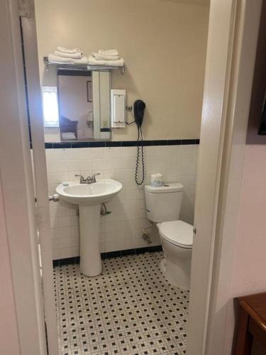 مارك توين موتور إن (Mark Twain Motor Inn) in إلميرا