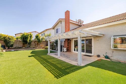 Spacious 4-bedroom family house-20 mins to Disney Land in Rowland Heights