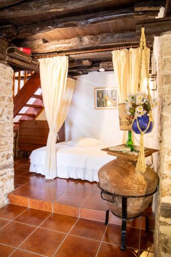 Gulta, Stone House 1934 Pelion in Neochori (Magnisia)