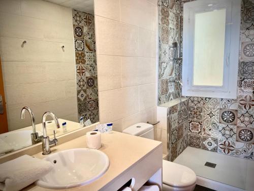 Hotel Miramar Badalona - image 11