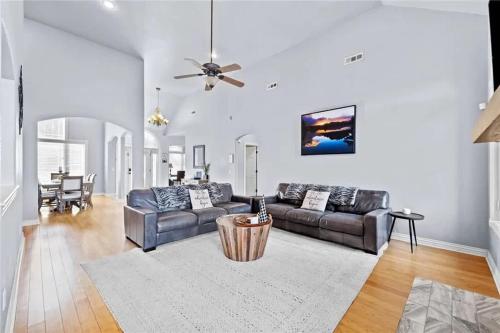 Lakeside Retreat - Large Deck & Game Room with Views in Prairie Creek (AR)