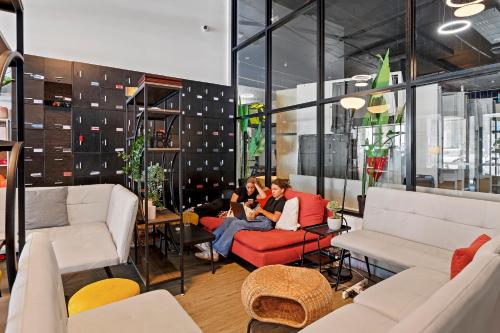 Instalações, Tequila Sunrise Podstel Brisbane in Brisbane