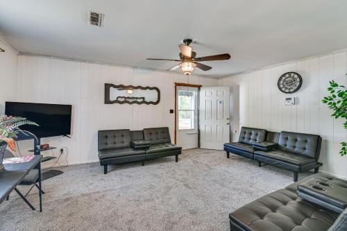 . Pet-Friendly Eutaw Home Near Historic Square