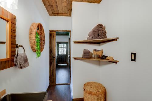 Less Than 1 Mi to Downtown Arcadia Tranquil Wooded Escape in 阿卡迪亞