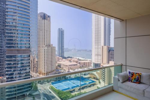 Modern Luxury Marina Stay with Ain Dubai View - Near JBR Beach, Dubai