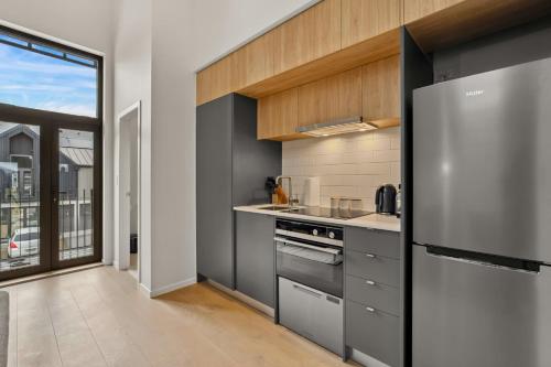 Lake and Peaks 2 Bedroom Apartment in The Remarkables