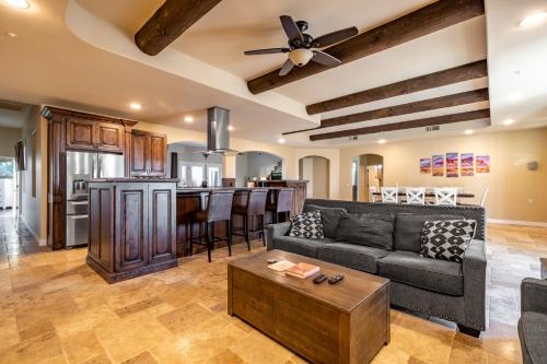 Desert Oasis- Scottsdale Luxury Private Pool Pet Friendly in Carefree