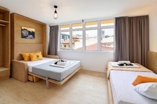 room detail thumbnail 1