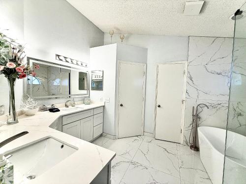 Tampa Getaway Pool House in Tampa, USA