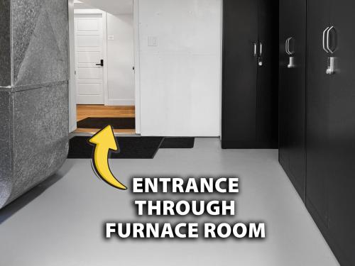 Private Studio - 5 Min to DT - Self Check-In - 75 Inch TV in Williams Lake (Brit Kolumbia)