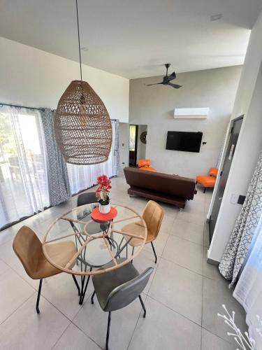 Casa Bella 3 Bdrm House w Pool in Gated Community in Marbella