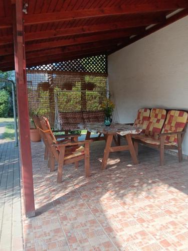 Mazsola Vendeghaz in Tamási