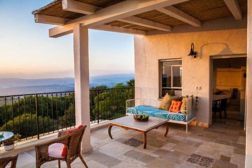 Benichuta in Mitzpe Hila