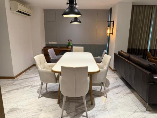 Bella B Hotel near Kiak Kai Pier