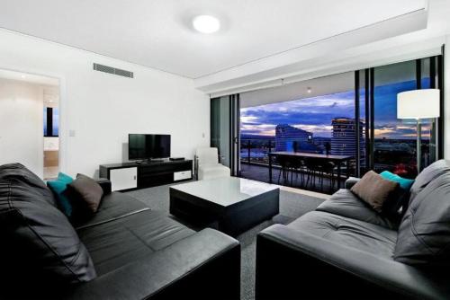 Sierra Broadbeach Apartments - Hosted by Coastal Letting Co. - image 3