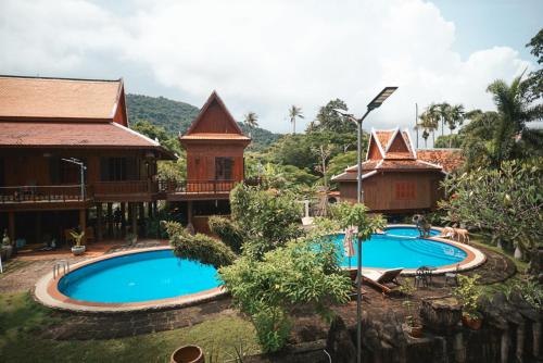 Swimming pool, Yellow Sun Kep in Kep