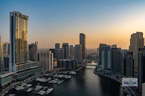 Waterfront 1BR Apartment At Heart of Dubai Marina, Dubai (Foto 4)