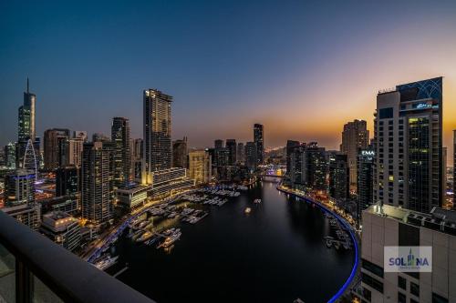 Waterfront 1BR Apartment At Heart of Dubai Marina, Dubai (Foto 2)