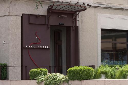 Park Hotel - image 14