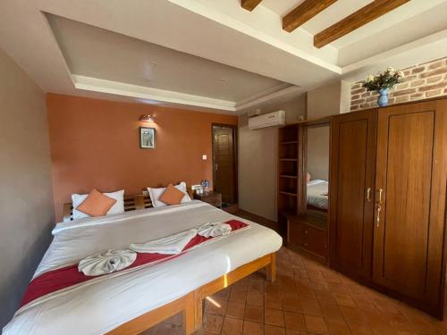 Deluxe King Bed Room