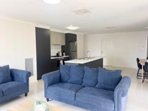 Urban 3BR Oasis: Style & Comfort