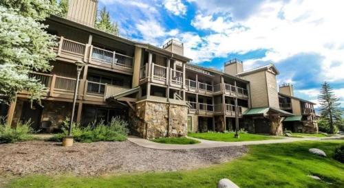 Aspen at Streamside, a VRI resort in Vail, USA