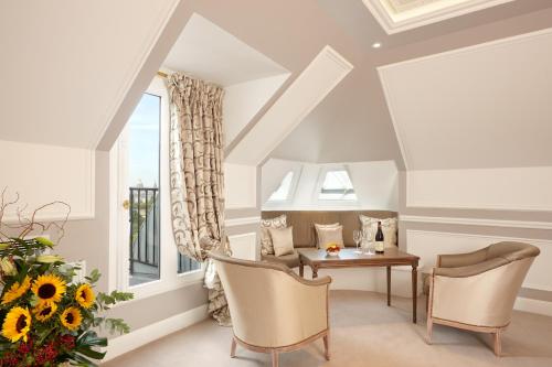 Hôtel Regina Louvre - main image