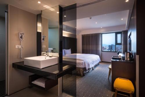 Standard Double Room with 2 Single Beds Combined