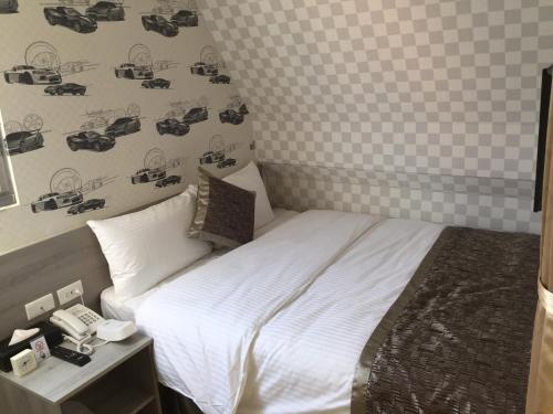 room detail thumbnail 1