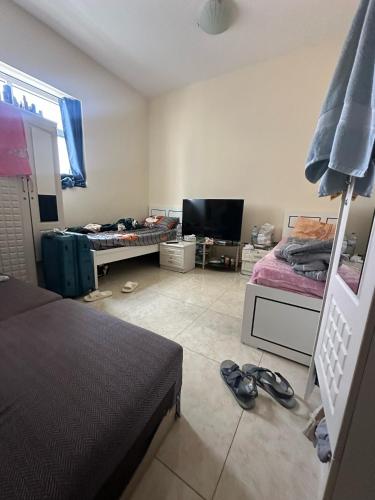RG's Home 2, Men Bedspace, Schardscha
