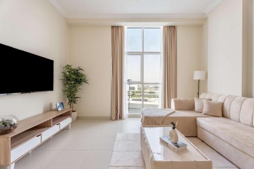 Chic 1BR w Pool Sauna & Steam Room Access, Dubaï