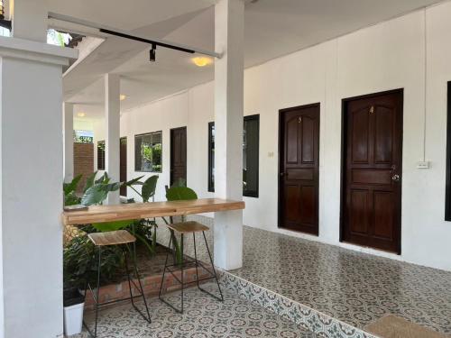 Standard room by The Grounds in 龍仔厝府
