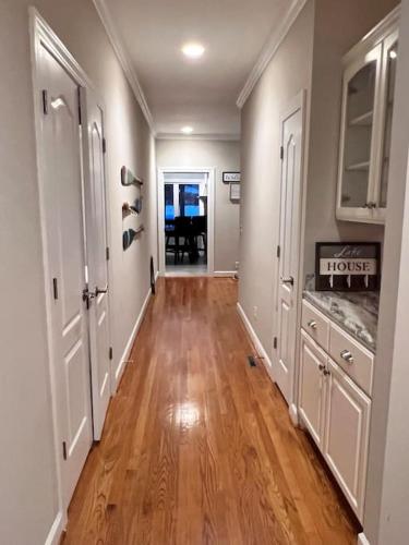 Modern 3br Lake front home in Spring Lake (NC)