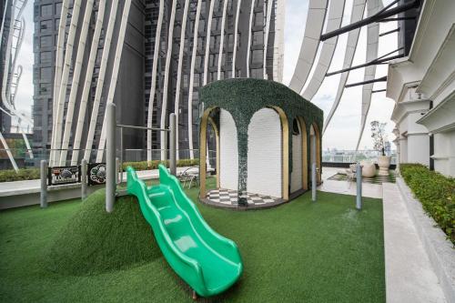Up to 9 pax•Slide•RockClimbin•Near City&MITEC•Arte - image 14