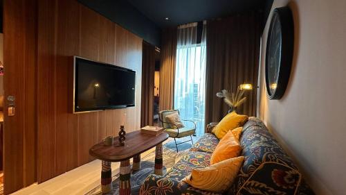 Stylish Mama Shelter 1BR Downtown Views Designer Touches, Dubai (photo 5)