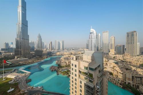 FIRST CLASS 2BR Burj and Fountain Cozy Luxe, Dubai