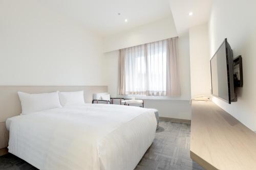 Howard Civil Service International House