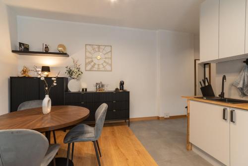 Cozy Terrace & Free Parking in the Heart of Riga in Észak-Riga