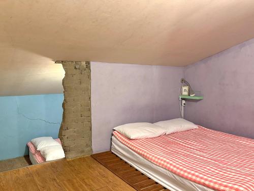 SISnBRO Guesthouse Room Type - Quadruple Room - Low Ceiling