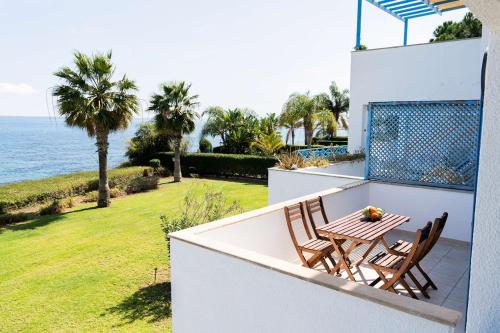 景觀, Beachfront Mediterranean Escape 3bd Sea View Apartment in 州長海灘