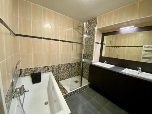 Playabella, 3 pièces, clim, piscine, plage villeroy, parking, Sète (Foto 8)