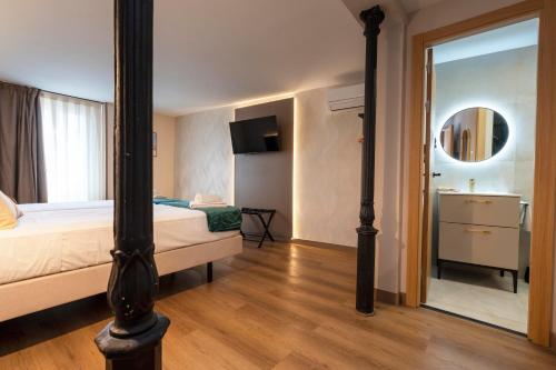 Double or twin room, deluxe